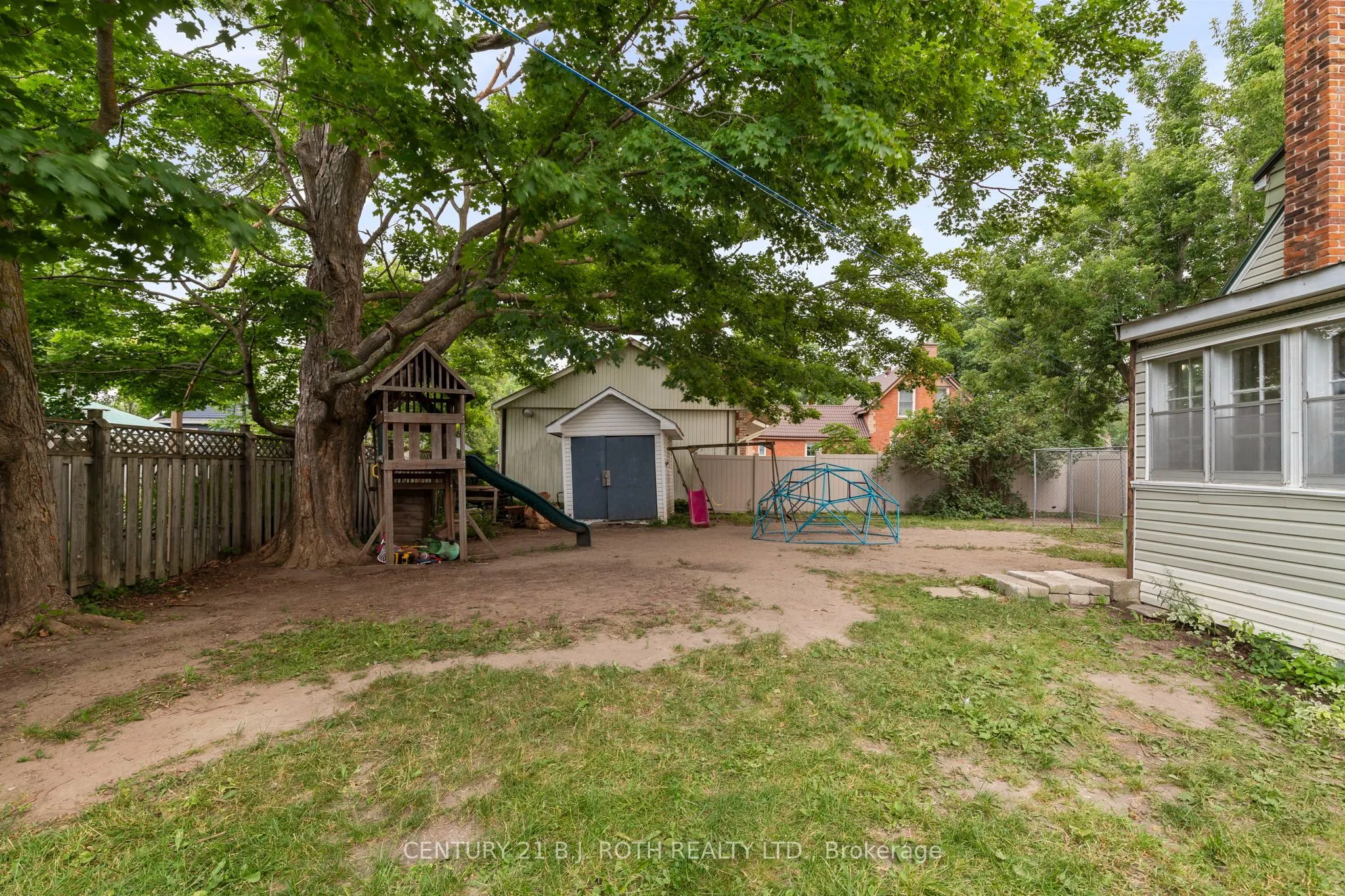 356 West Street N