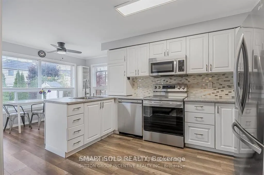 28 Leggott Avenue #Upper Bedroom