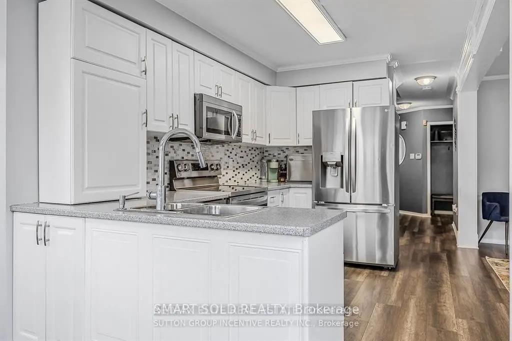 28 Leggott Avenue #Upper Bedroom