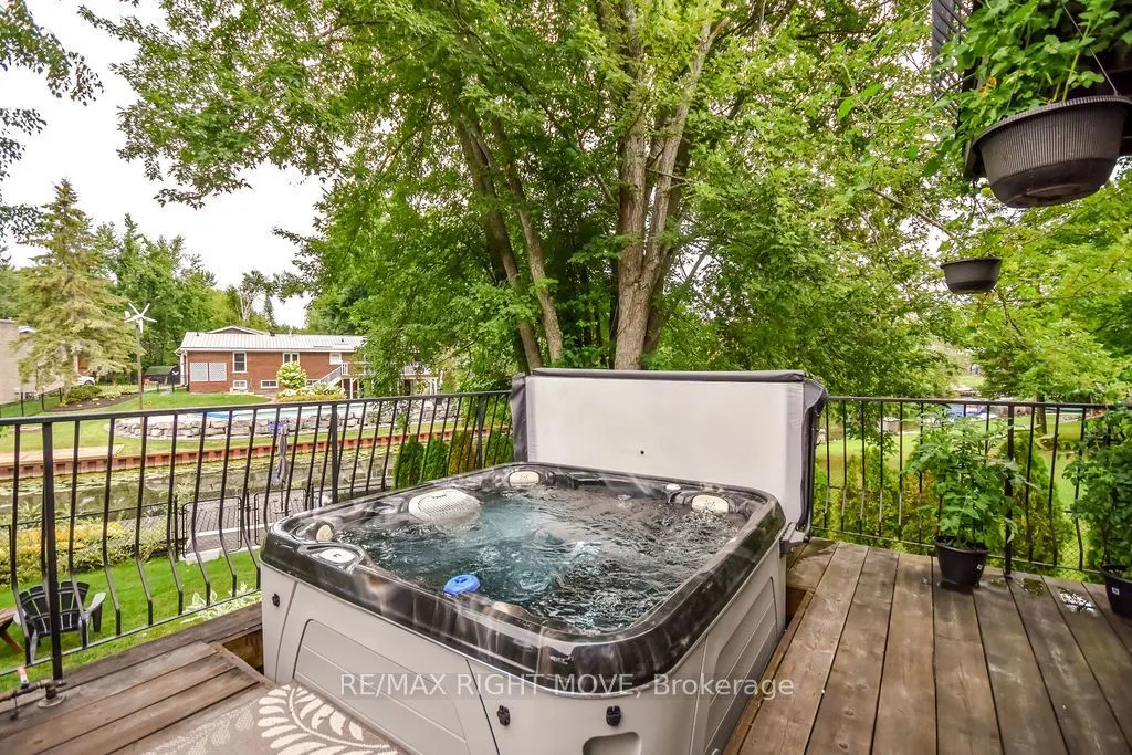 2640 WESTSHORE Crescent