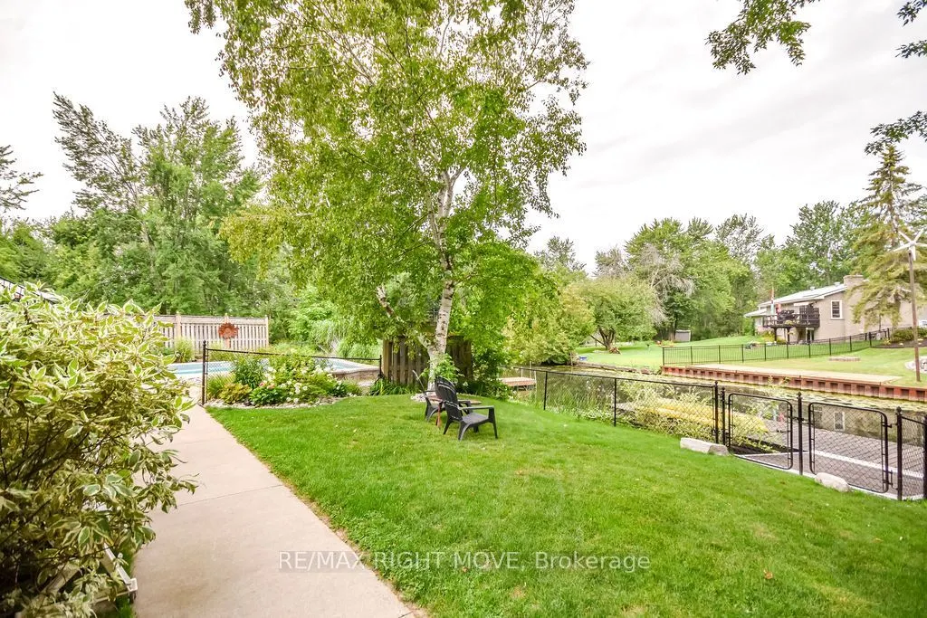 2640 WESTSHORE Crescent