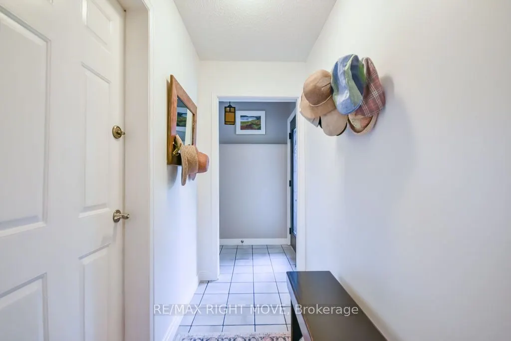2640 WESTSHORE Crescent