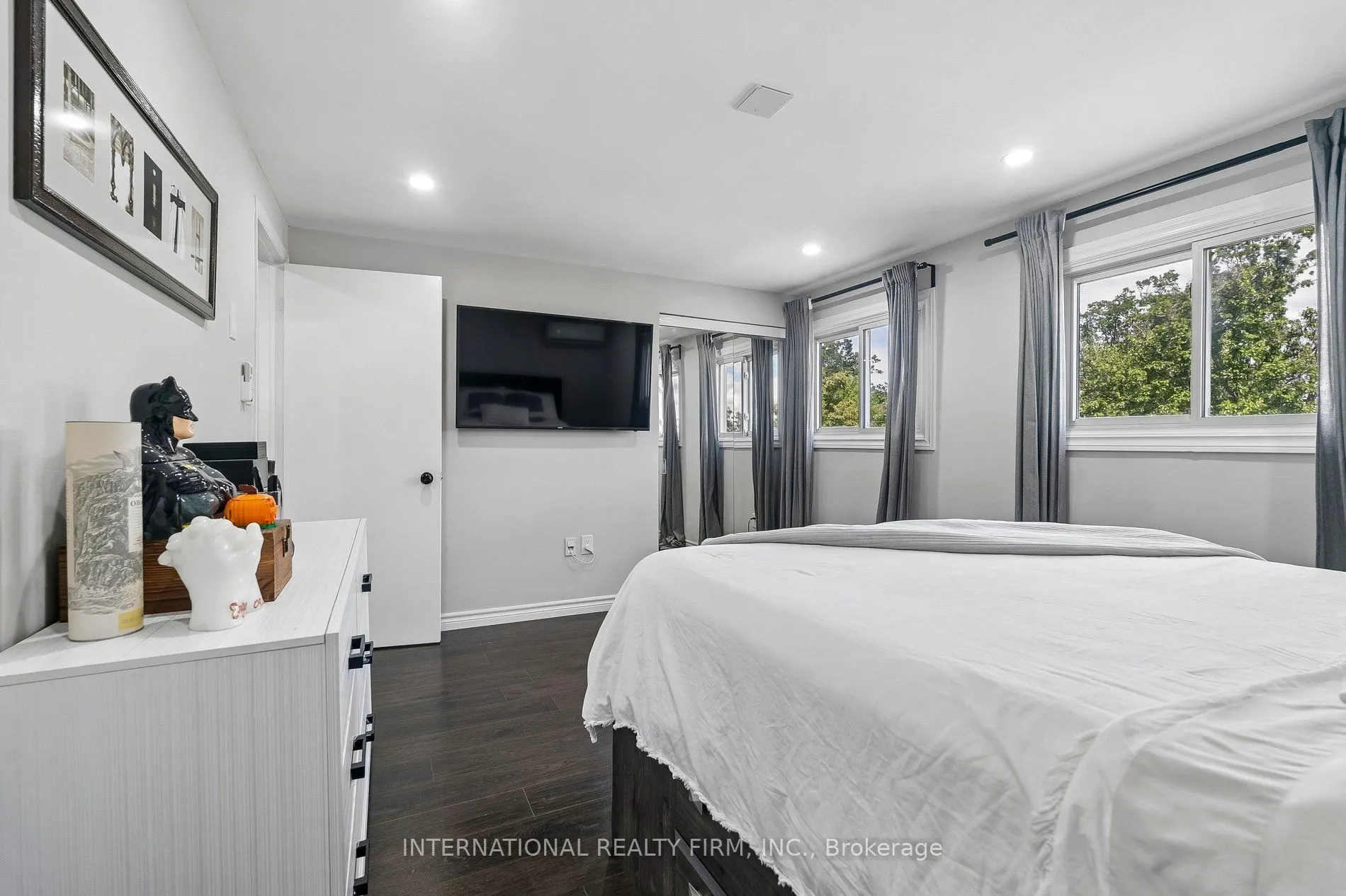 206 Hickling Trail