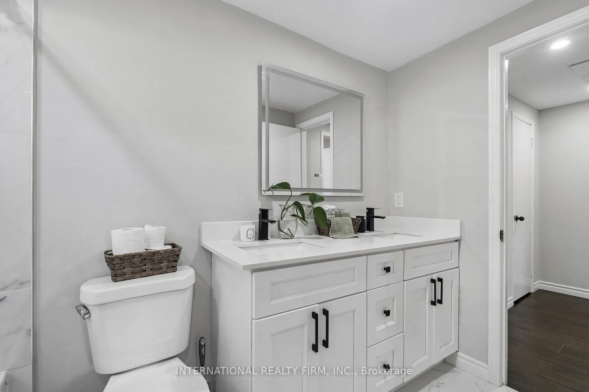206 Hickling Trail