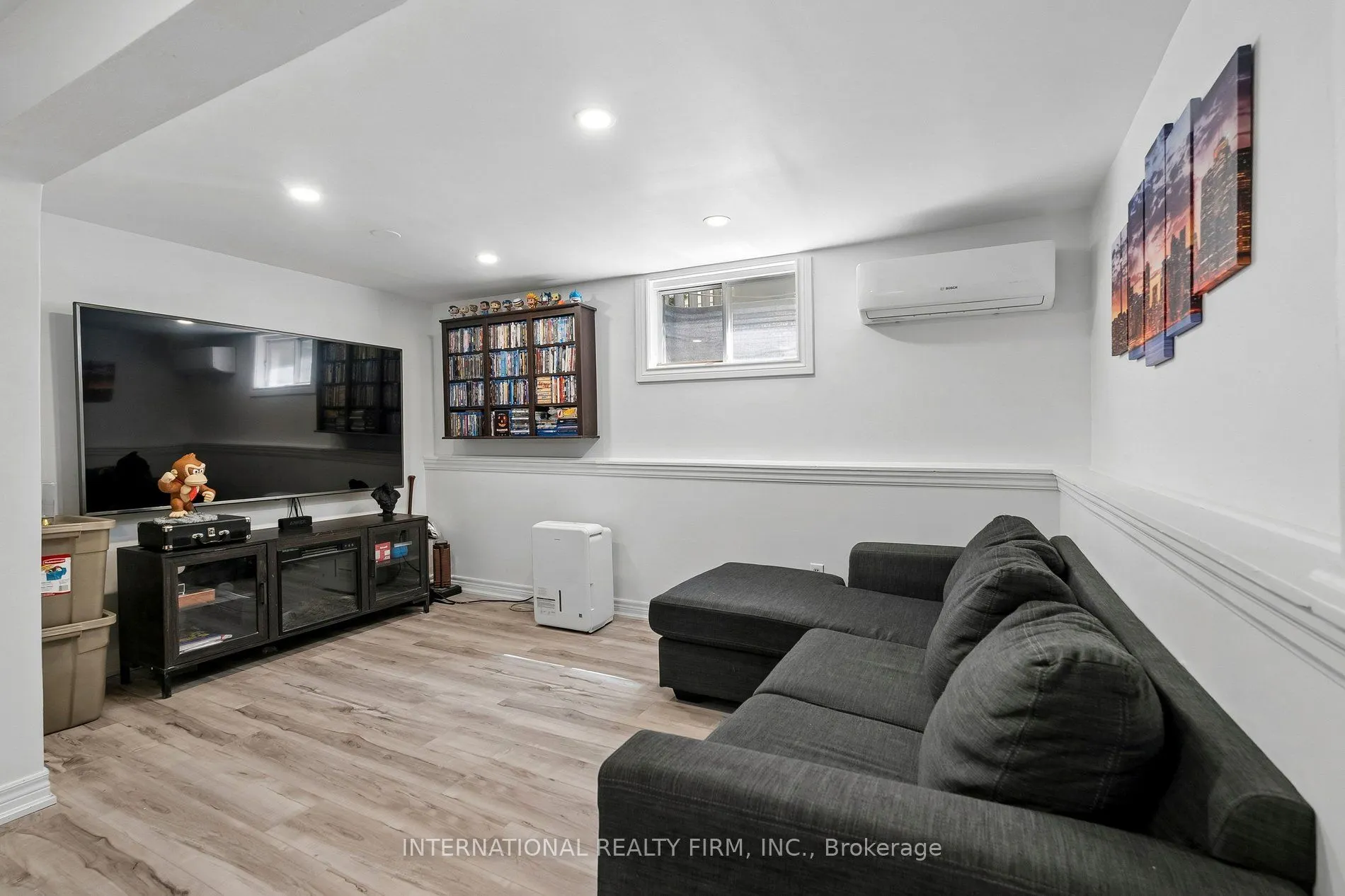 206 Hickling Trail