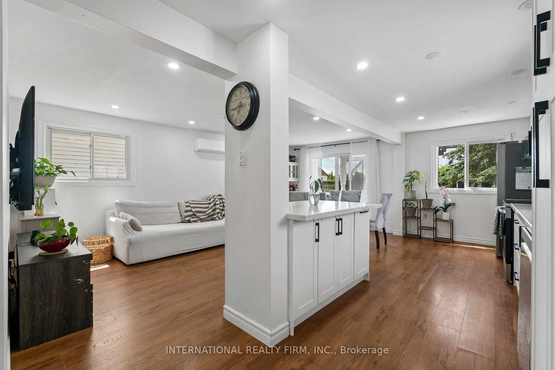 206 Hickling Trail
