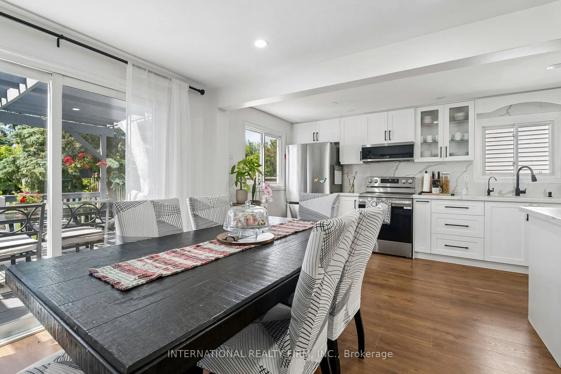 206 Hickling Trail
