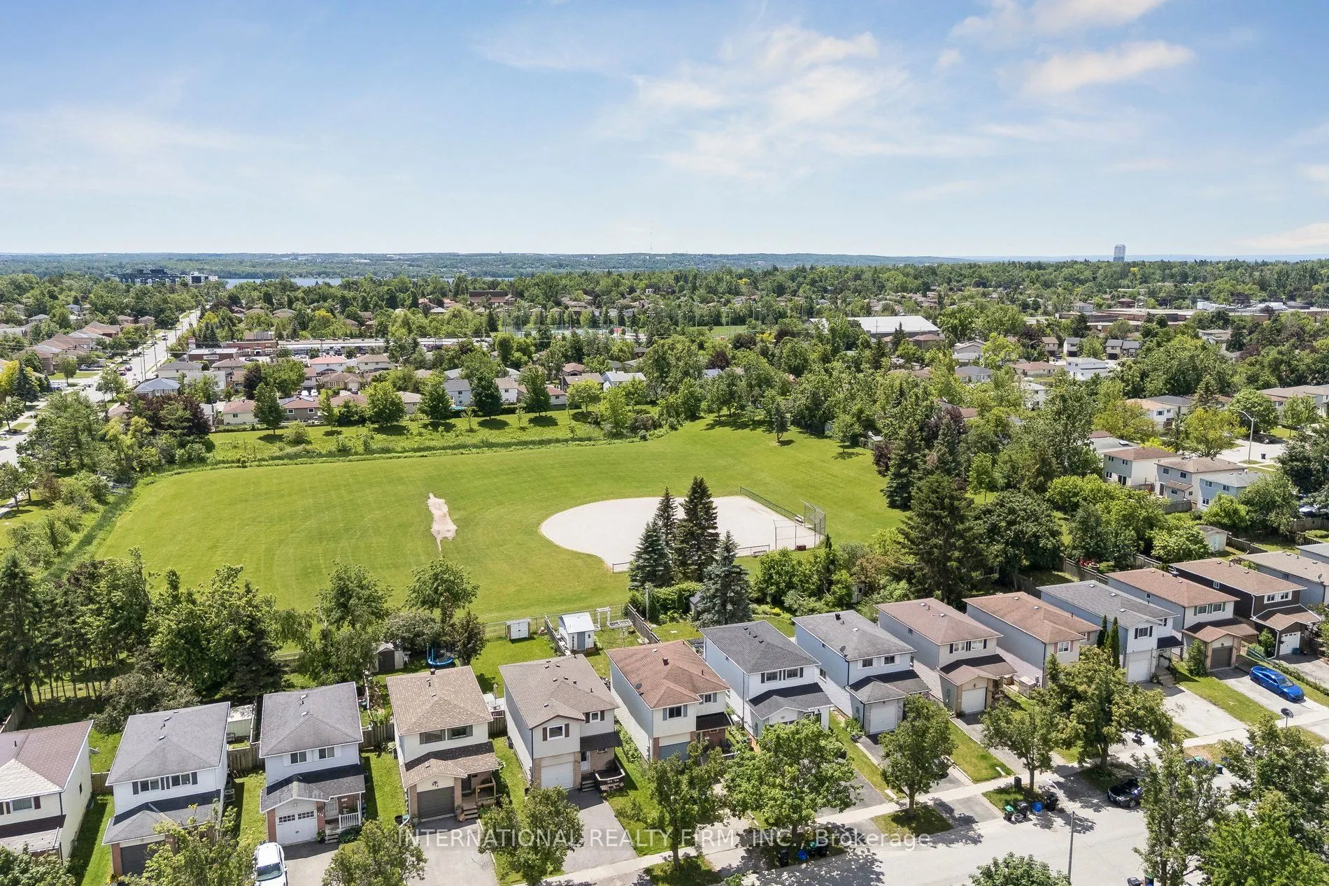 206 Hickling Trail