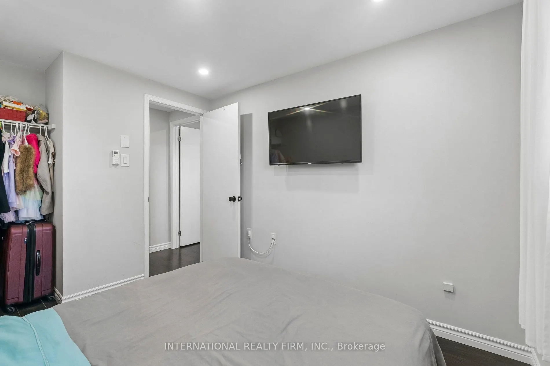 206 Hickling Trail
