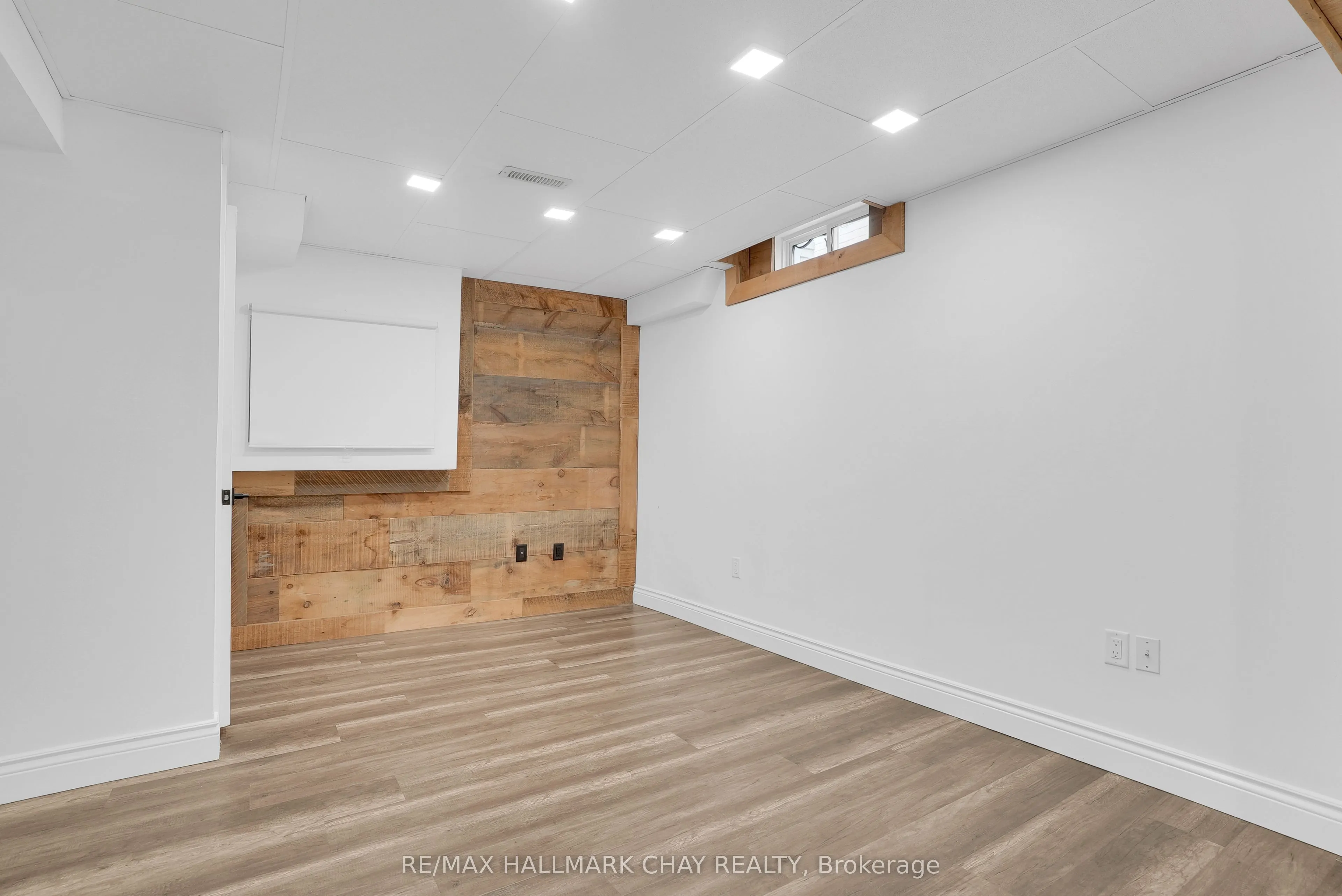 100 Copeman Crescent