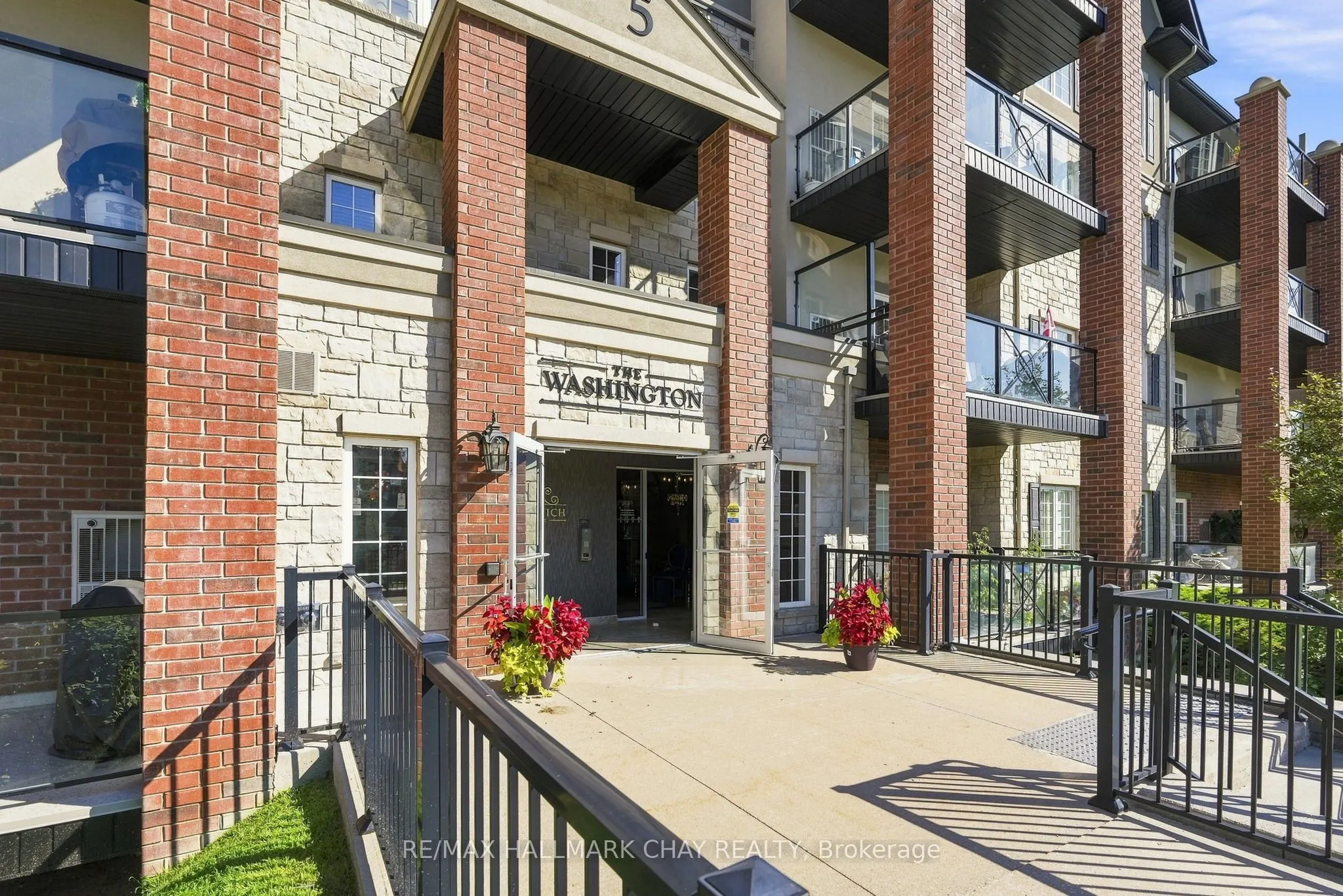5 Greenwich Street #207