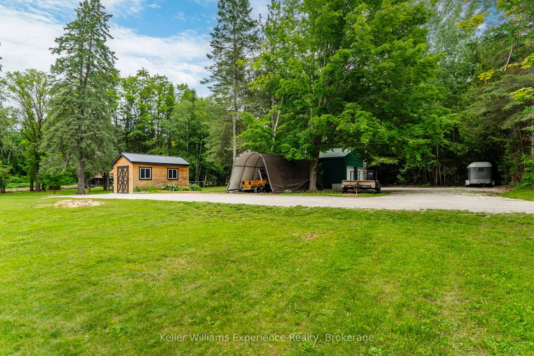 3744 Flos 4 Road W