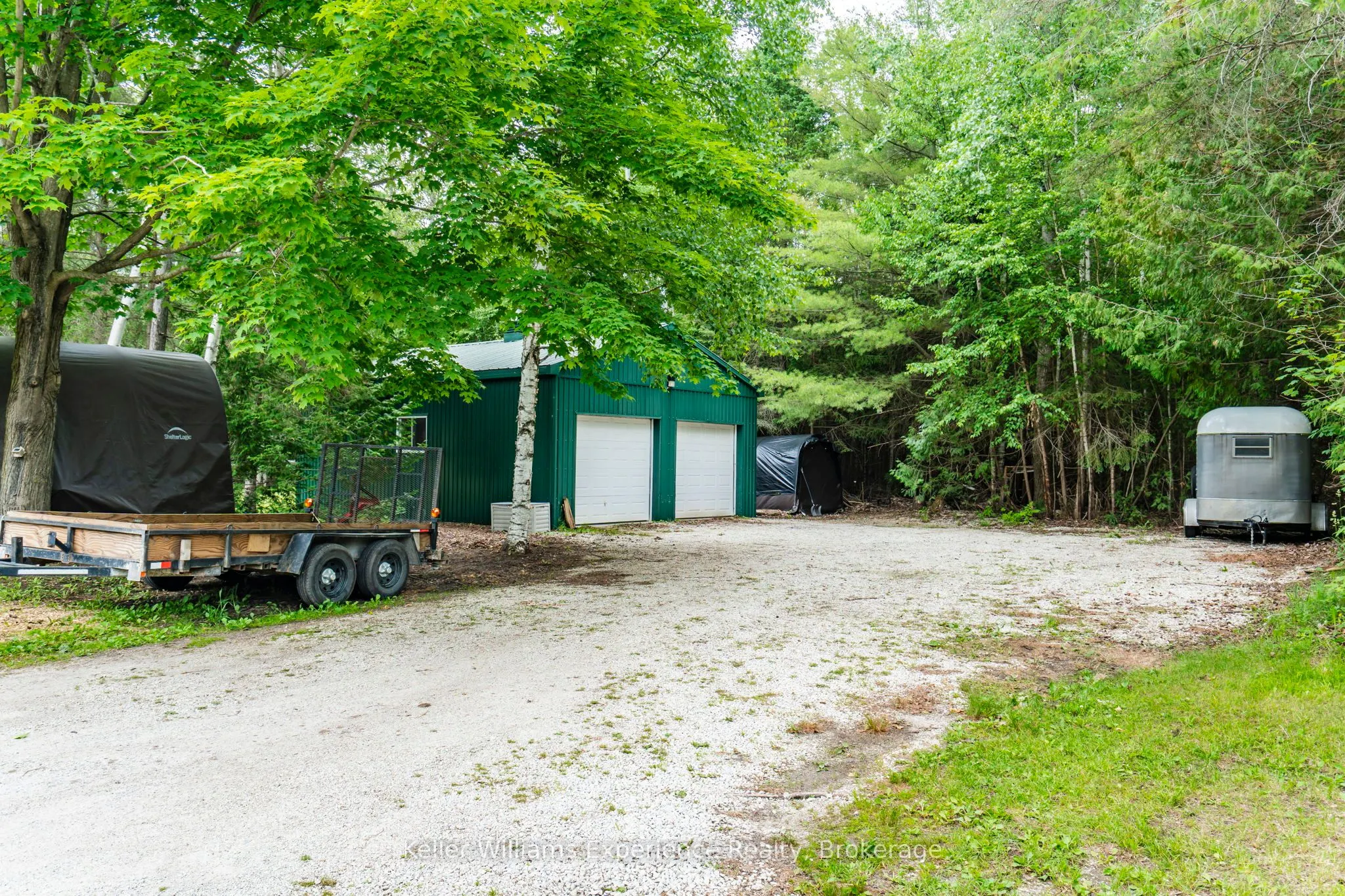 3744 Flos 4 Road W