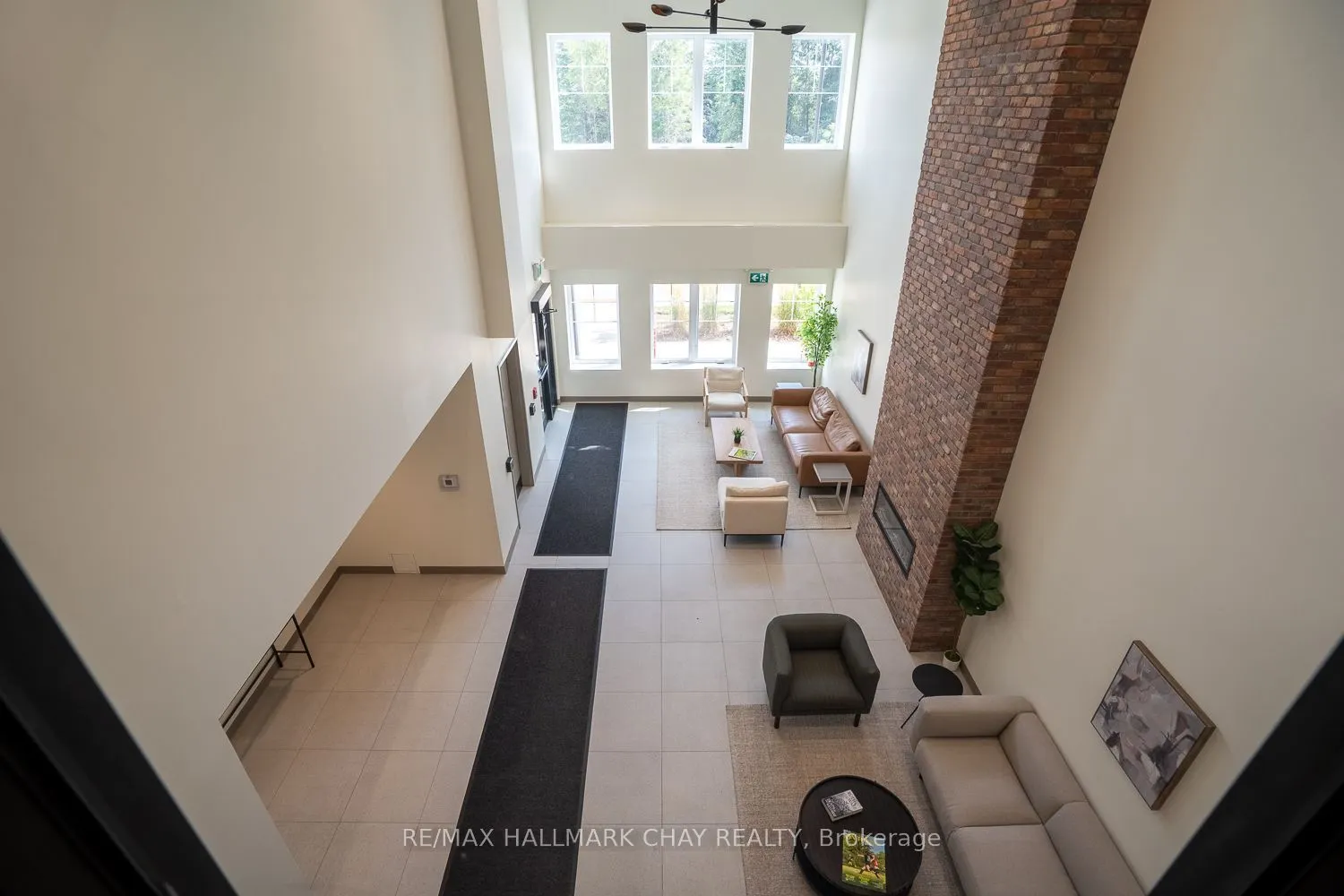 121 Mary Street #203