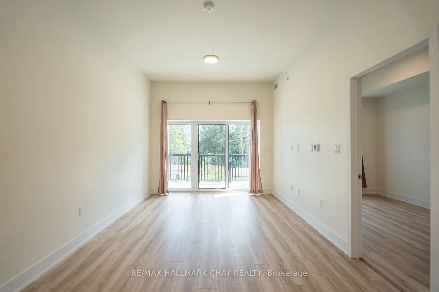 121 Mary Street #203