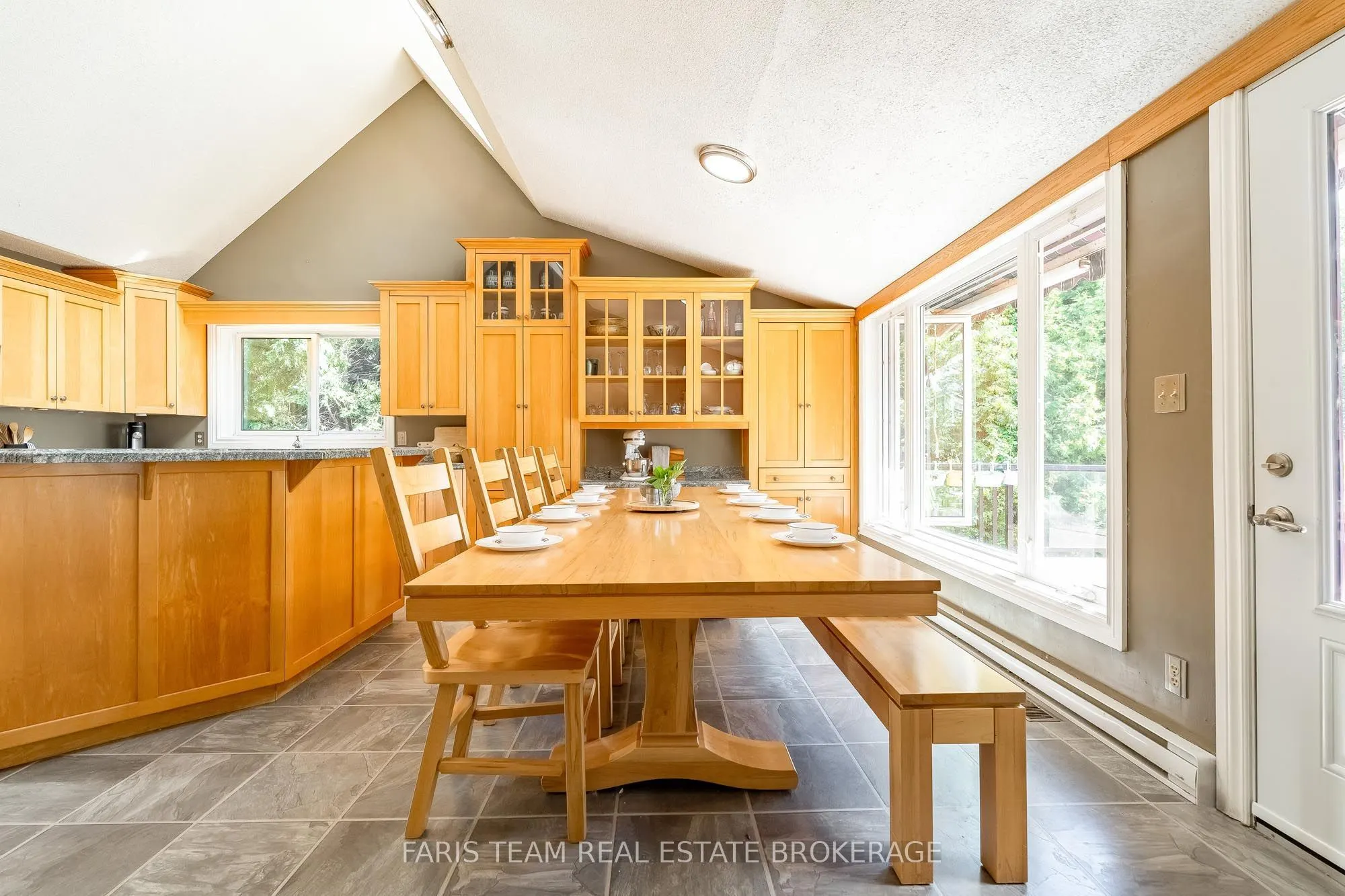 3299 Shoreview Drive
