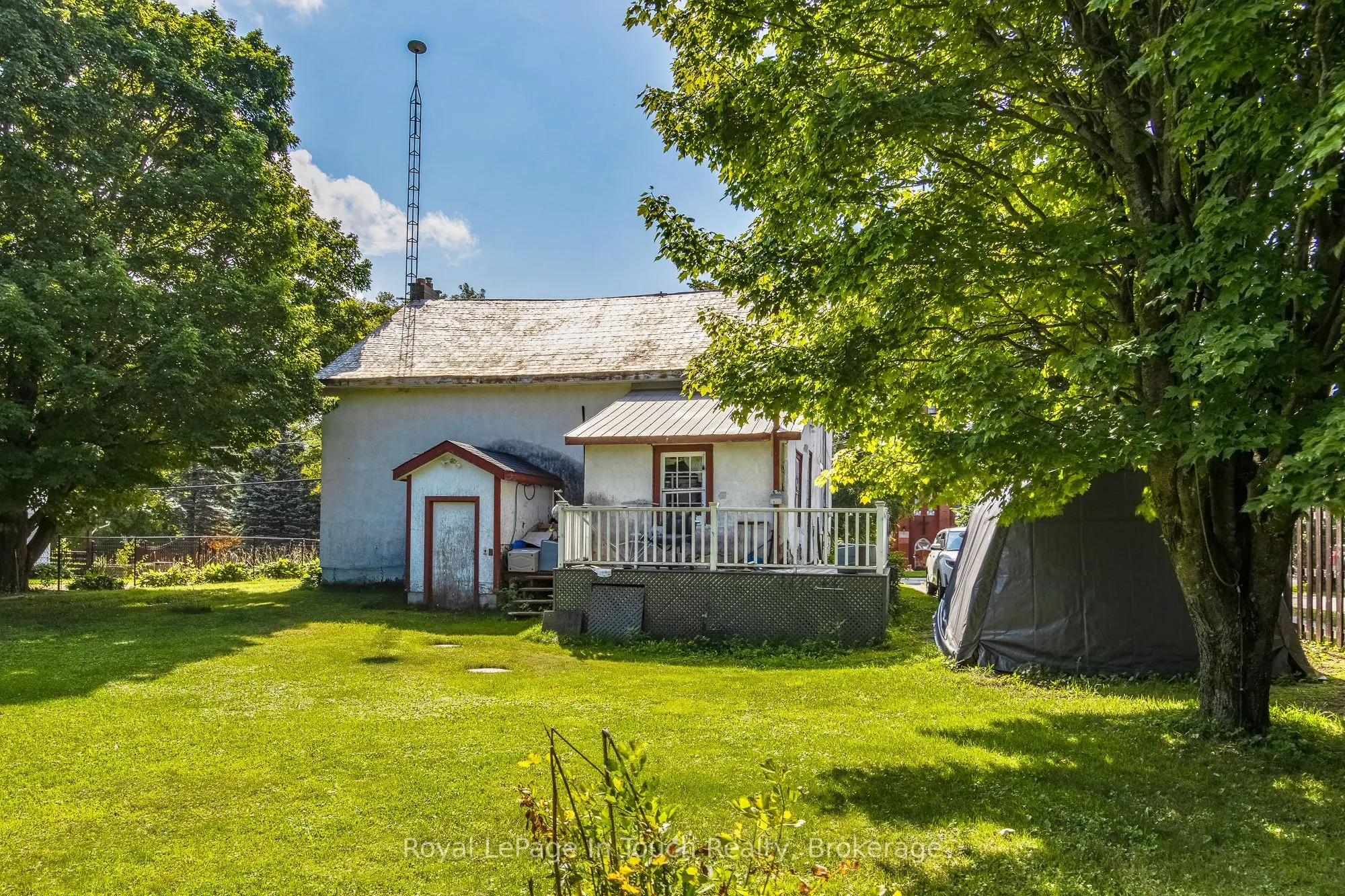 328 Lafontaine Road W