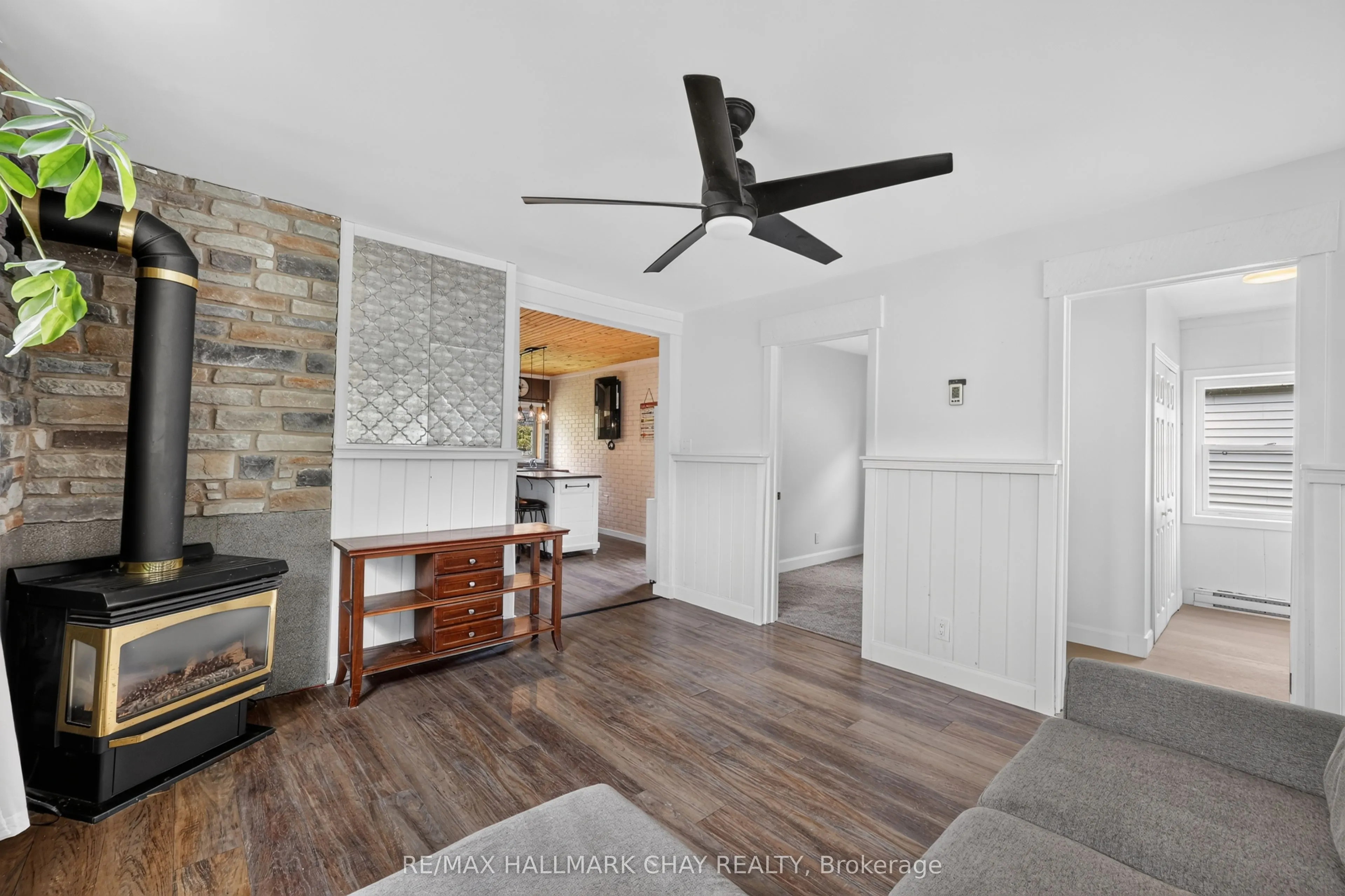 8 Myrtle Avenue