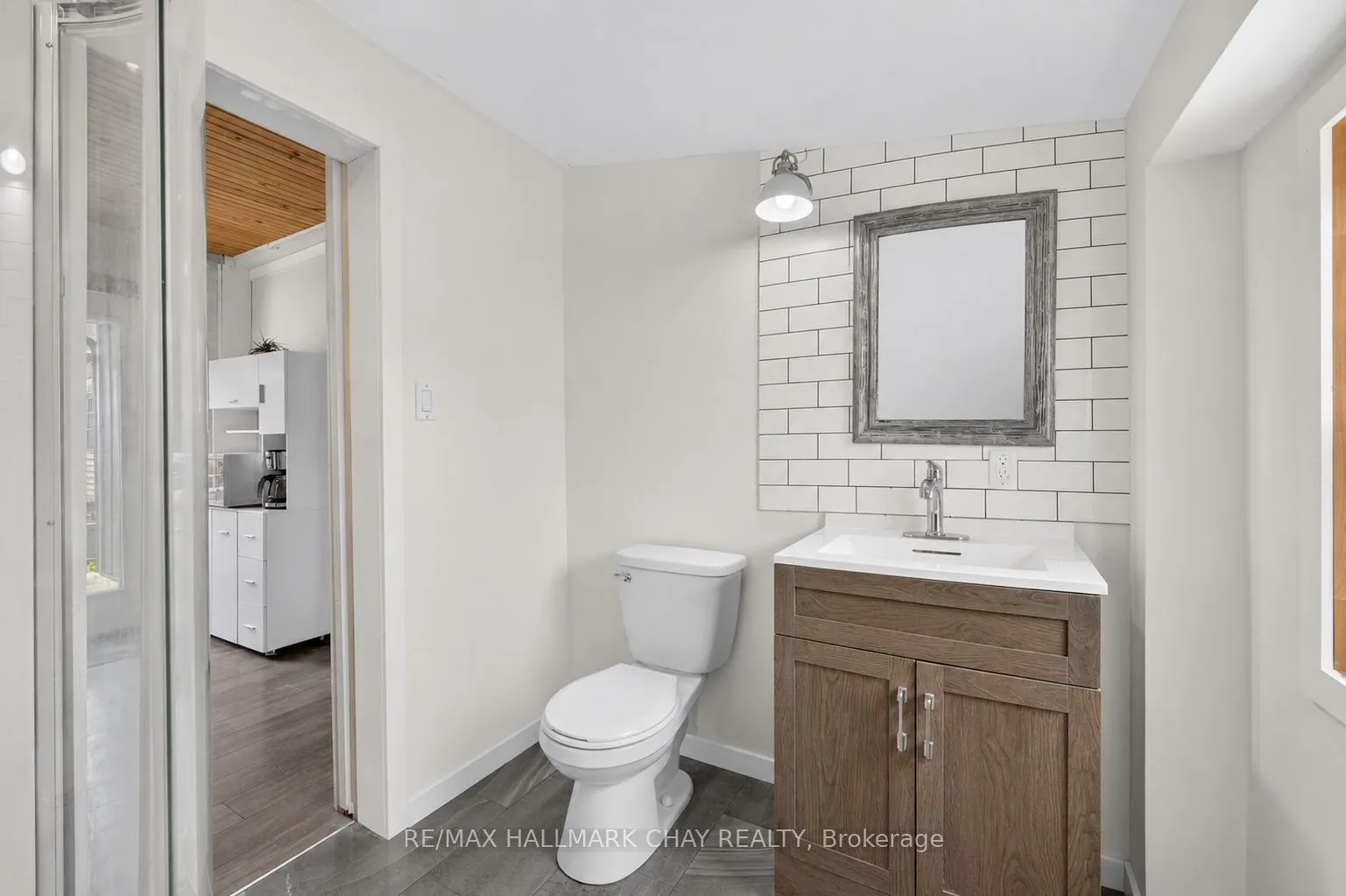 8 Myrtle Avenue