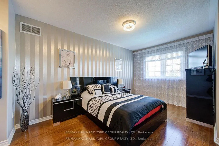 26 Regalia Way