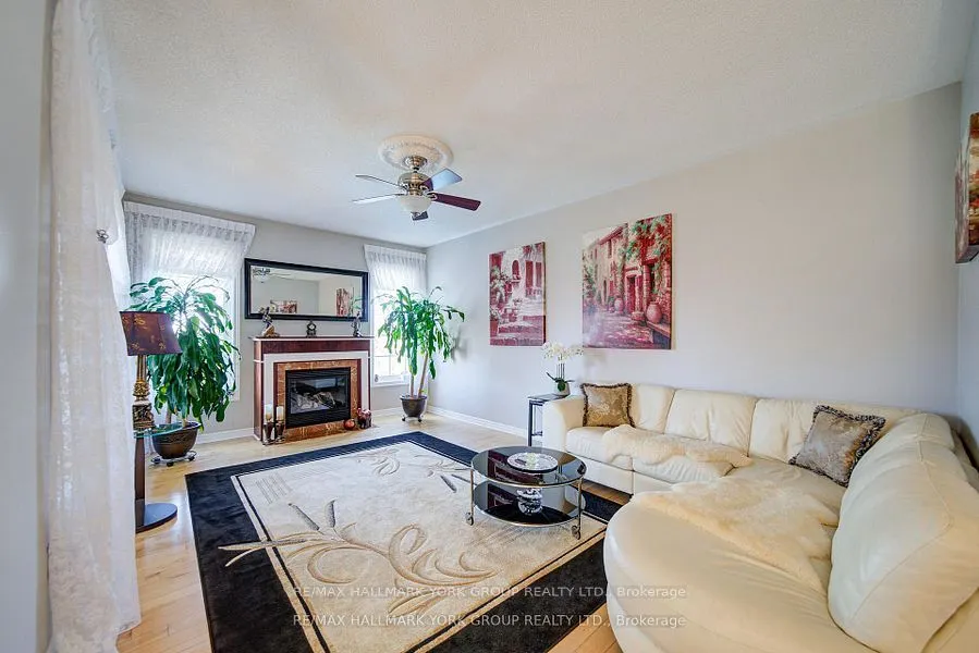26 Regalia Way