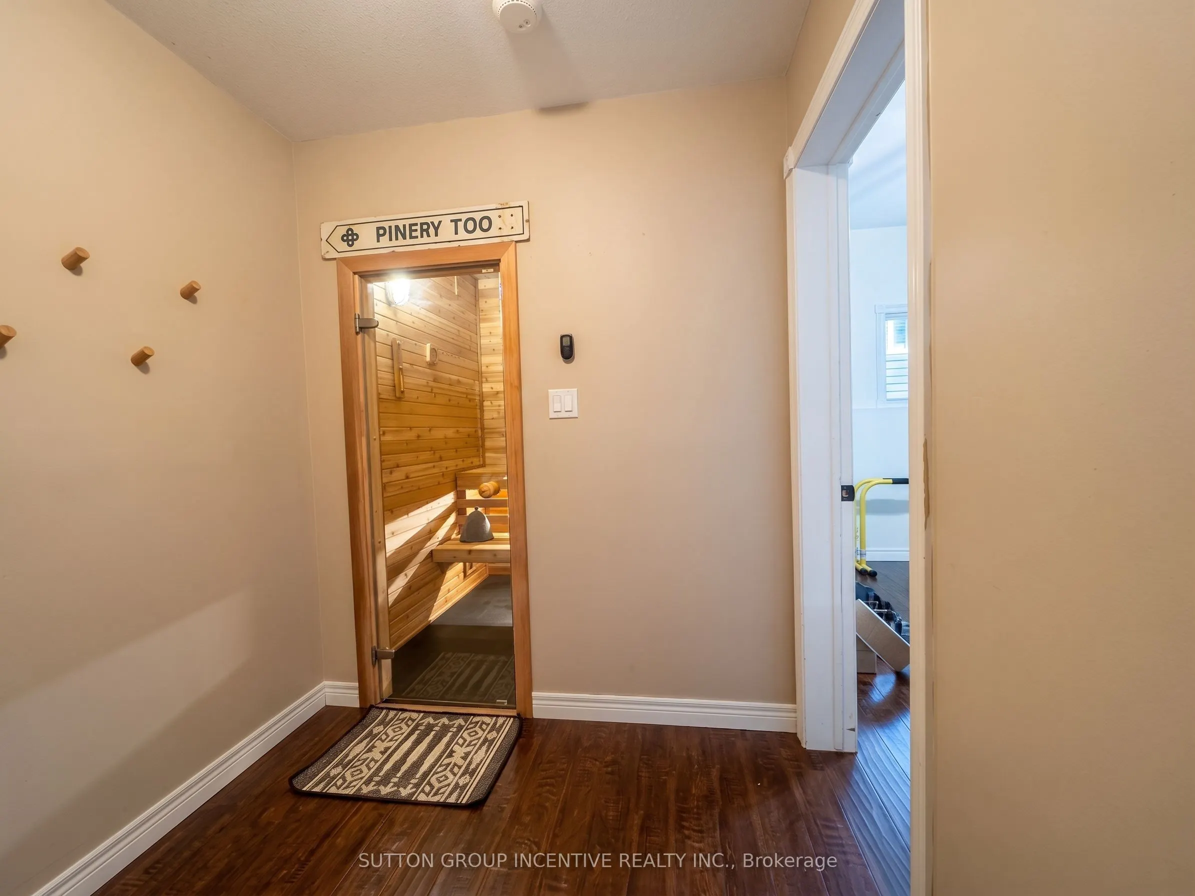 8 Alpine Way
