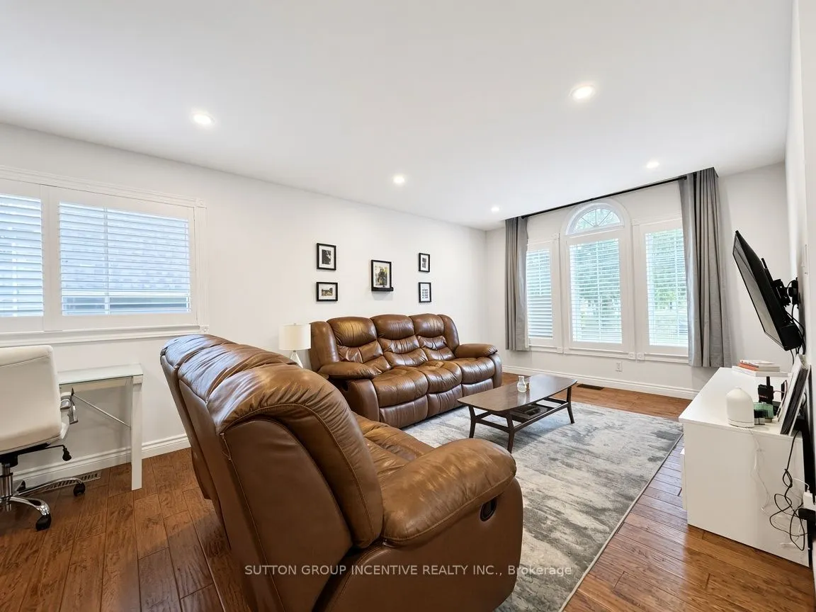 8 Alpine Way