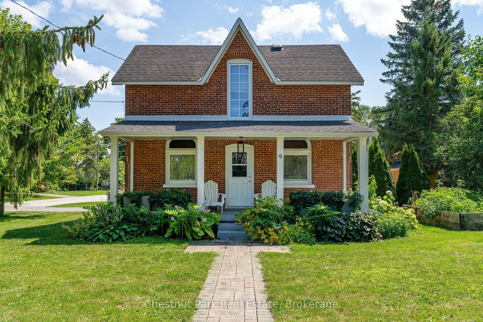 9 Wellington Street E