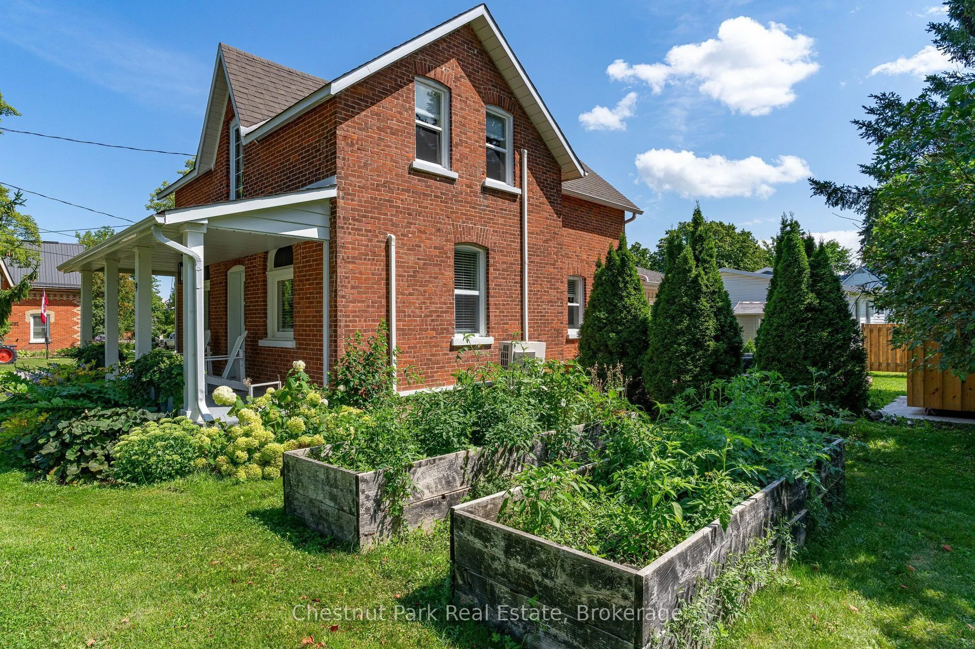 9 Wellington Street E