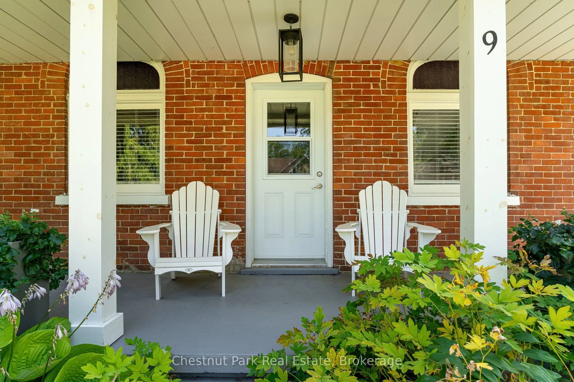 9 Wellington Street E