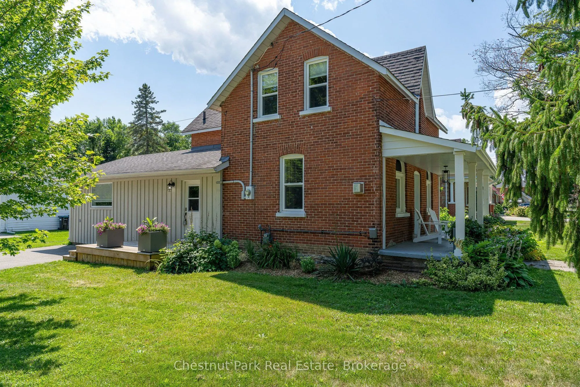 9 Wellington Street E