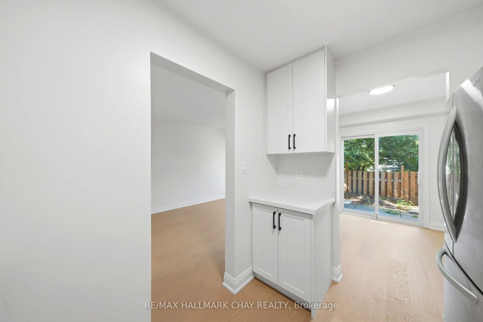 52 Adelaide Street #6
