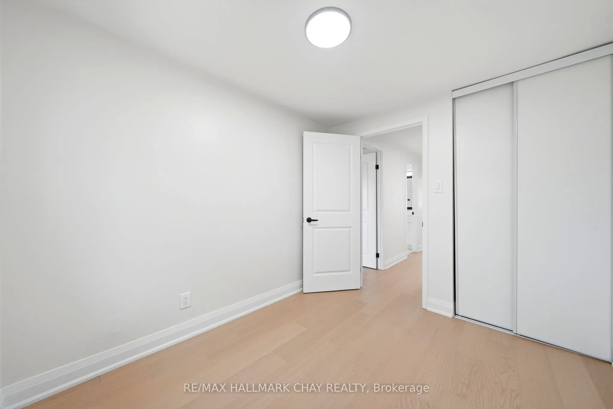 52 Adelaide Street #6