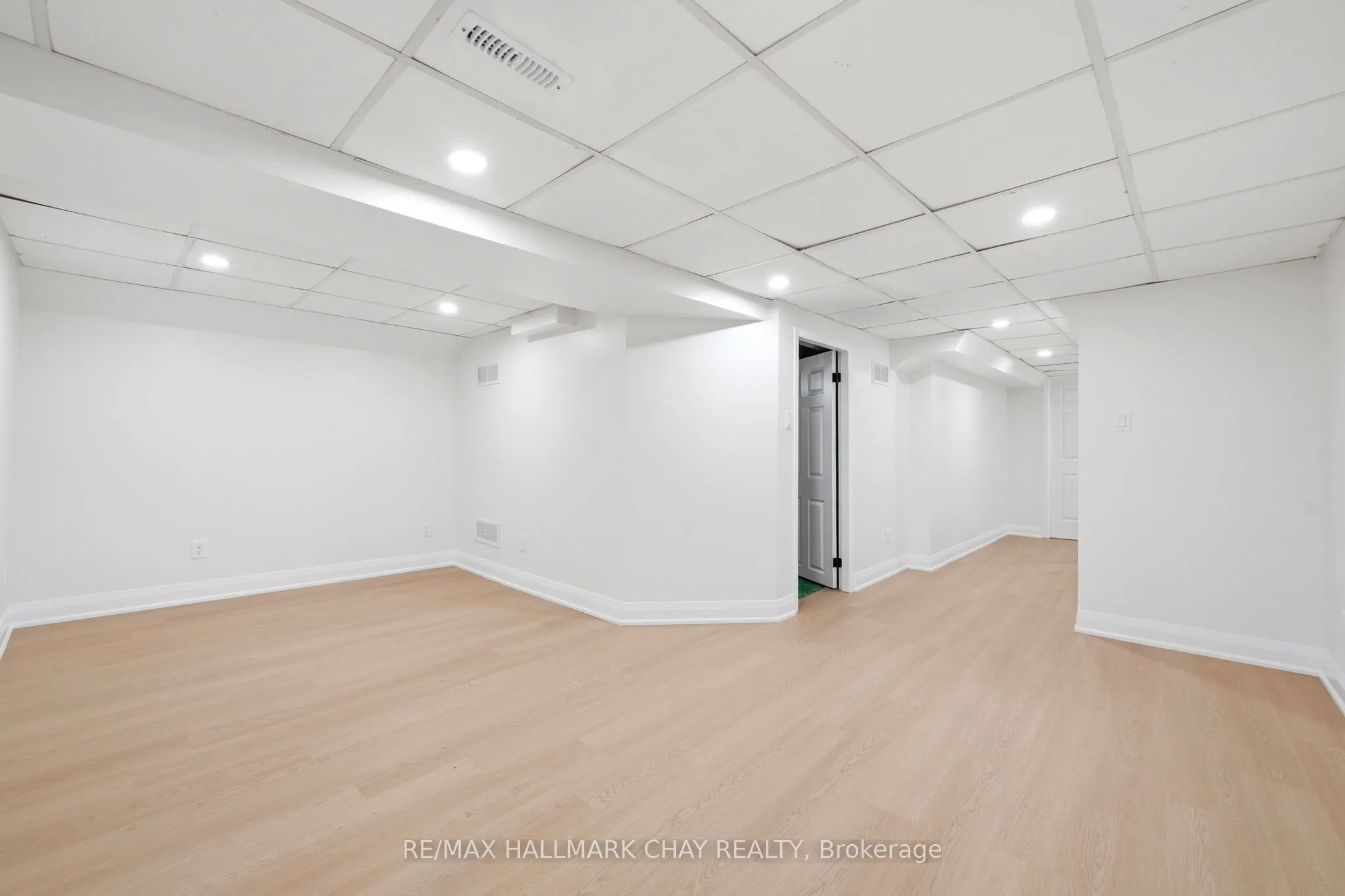 52 Adelaide Street #6