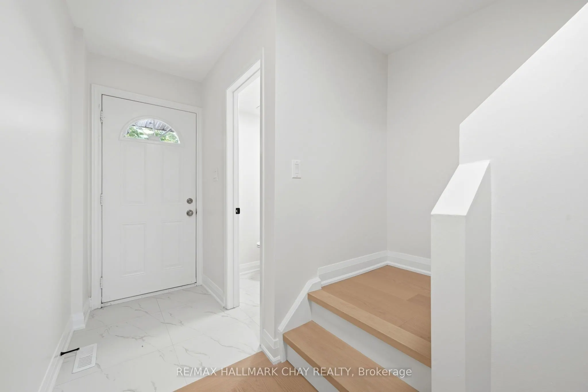 52 Adelaide Street #6