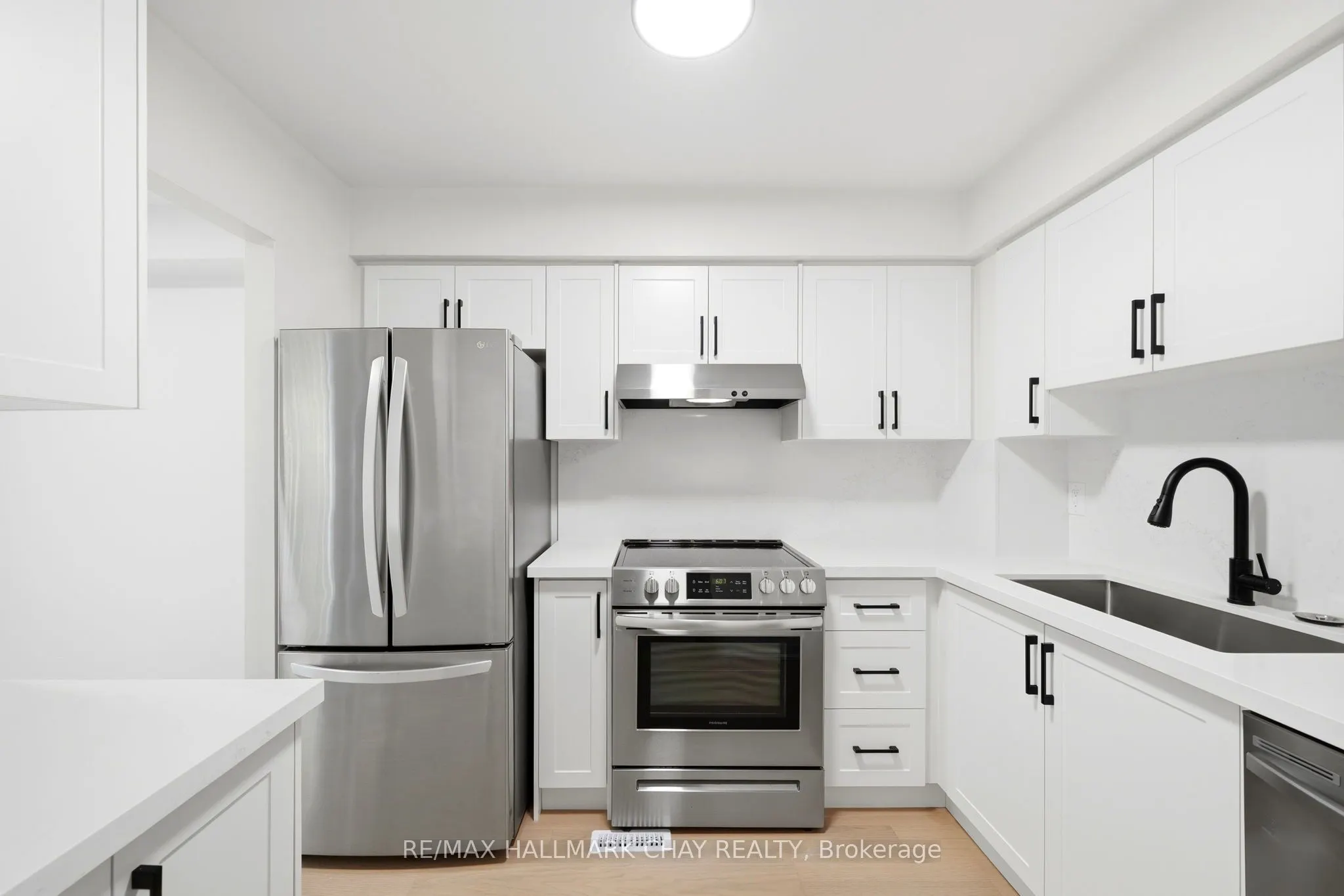52 Adelaide Street #6