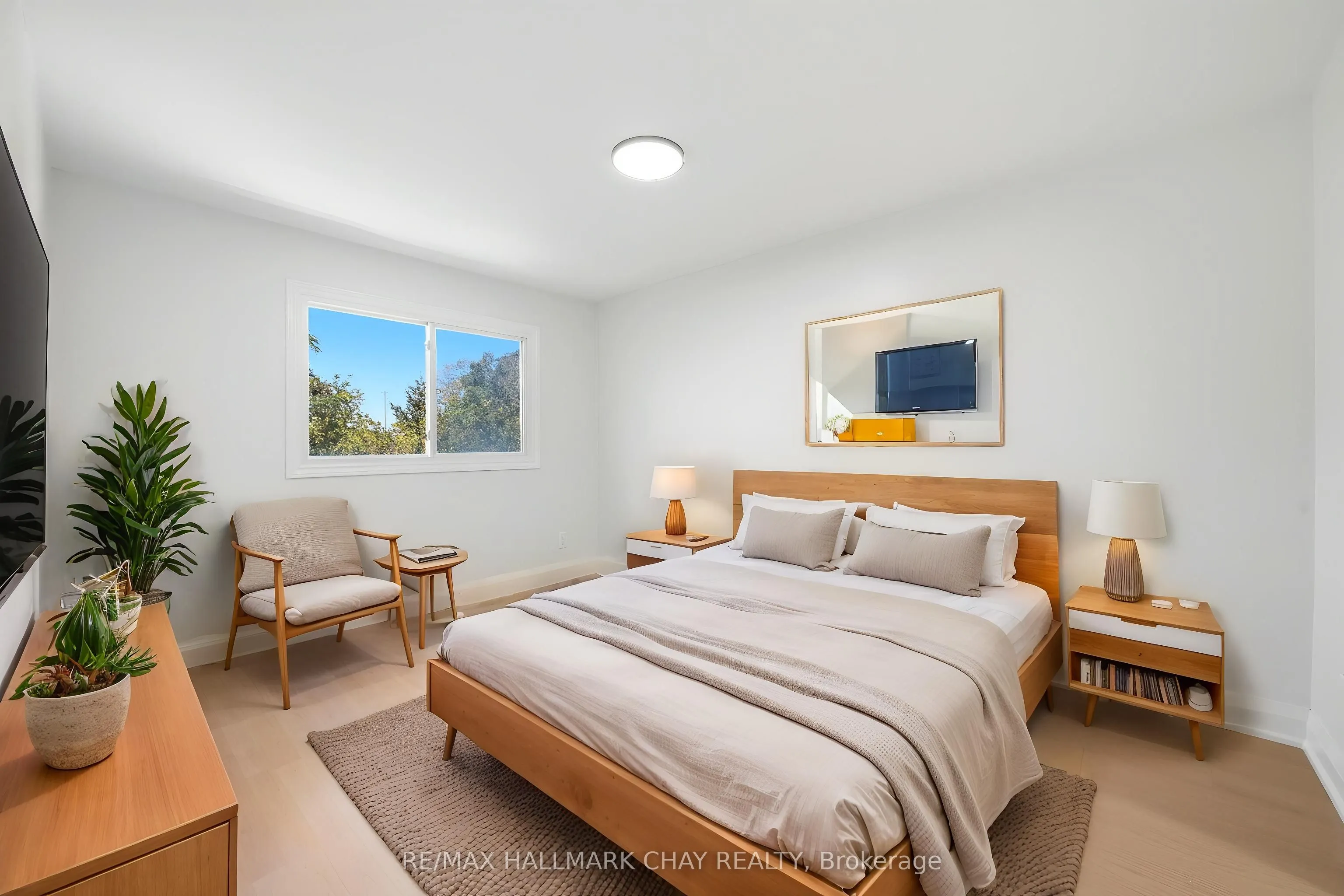 52 Adelaide Street #6