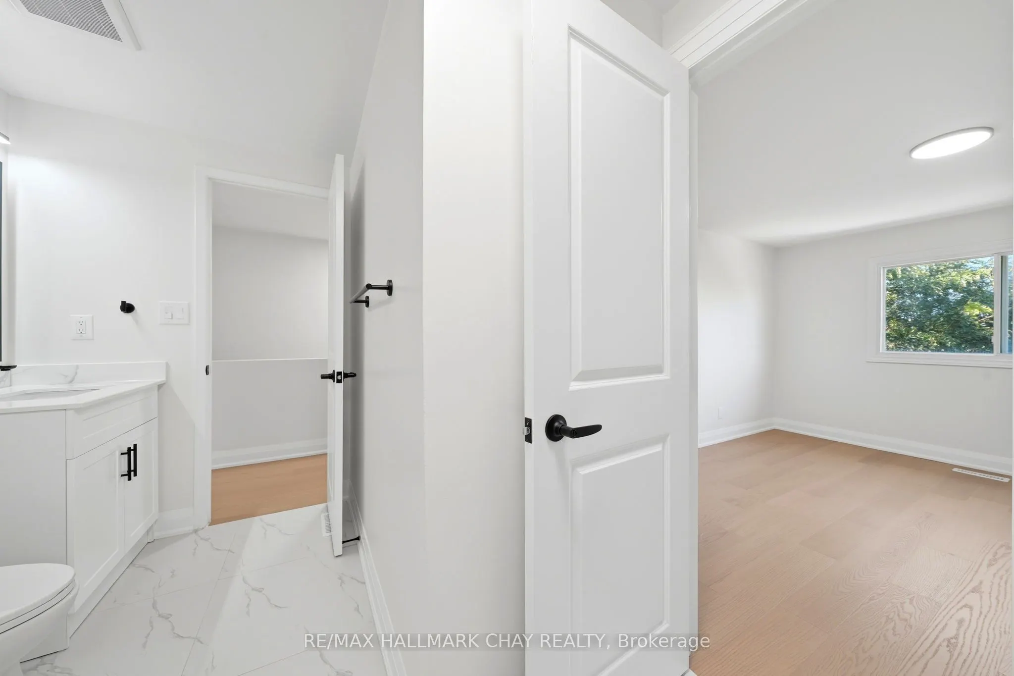 52 Adelaide Street #6