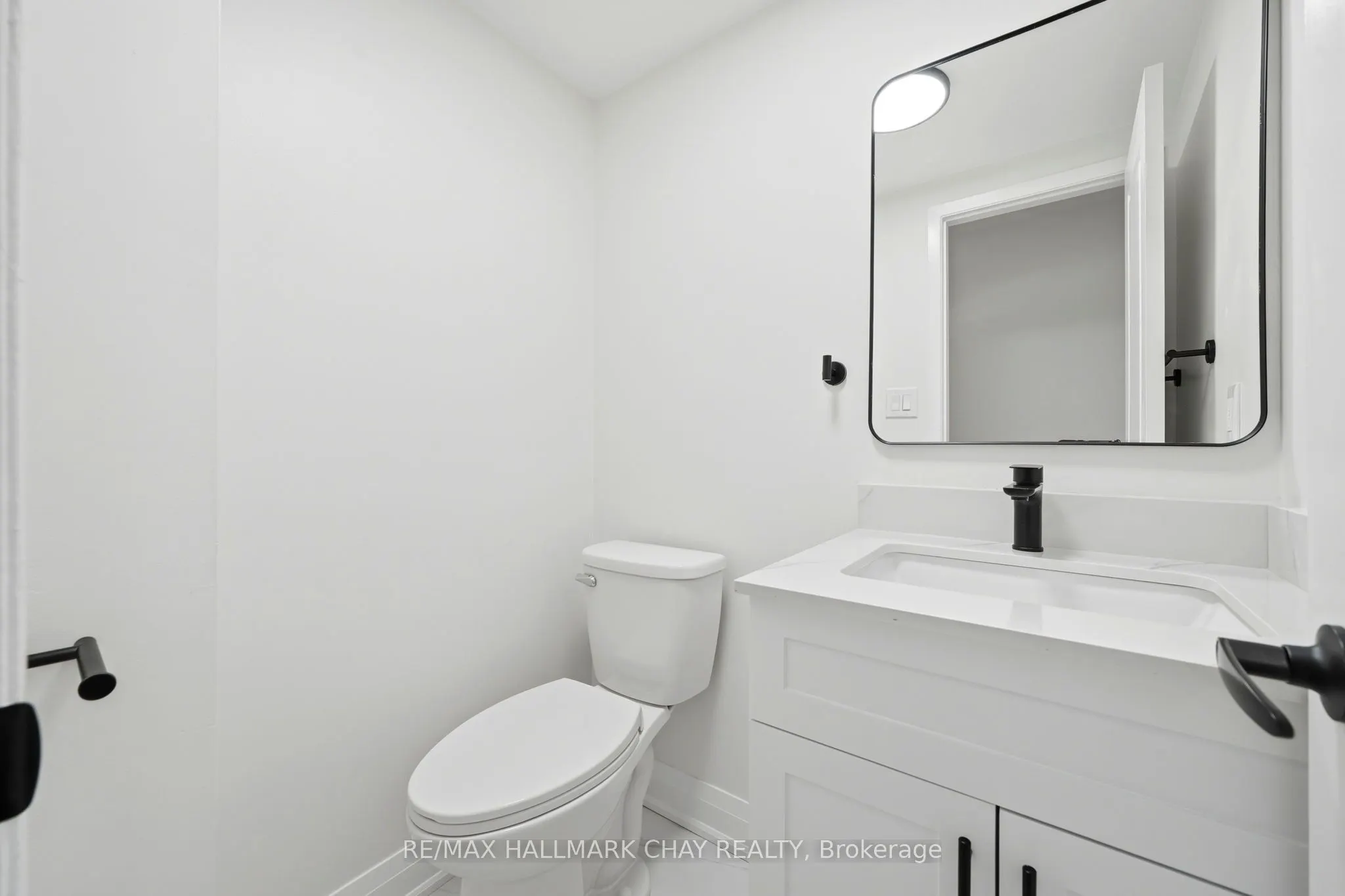 52 Adelaide Street #6