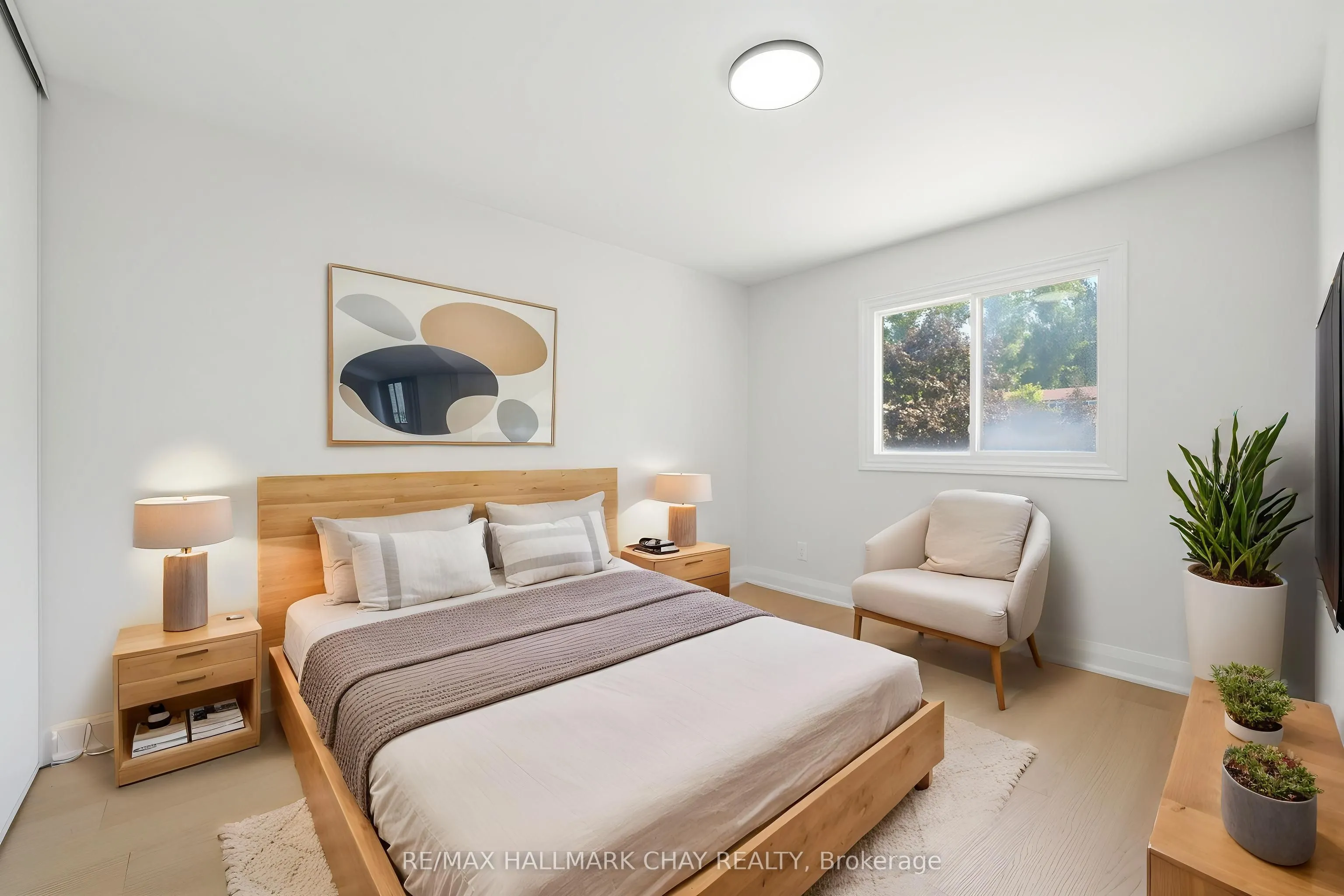 52 Adelaide Street #6