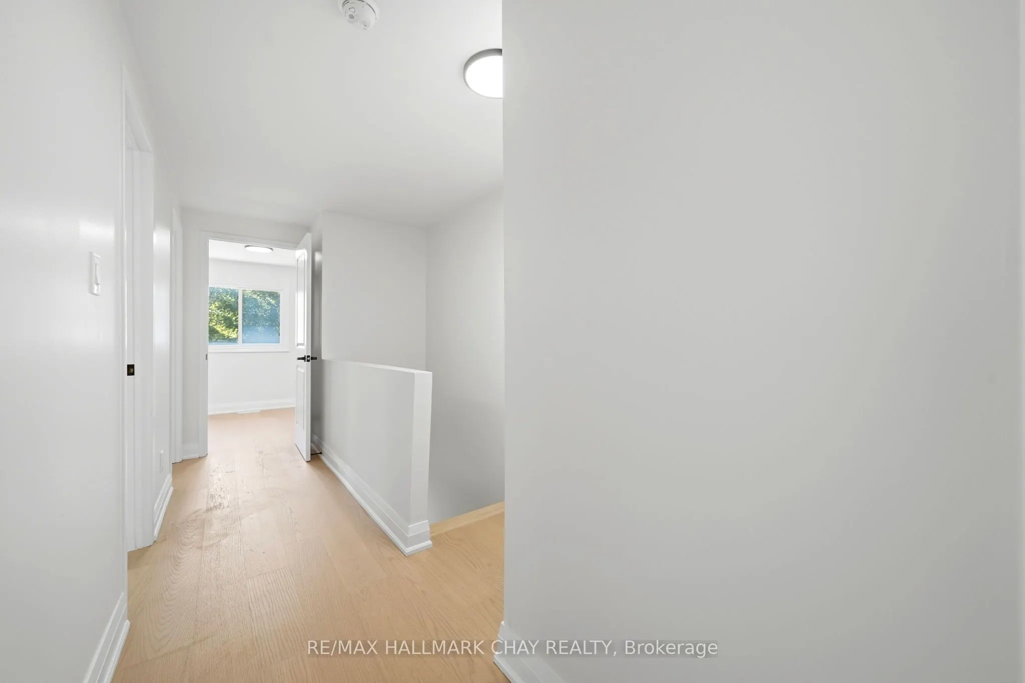 52 Adelaide Street #6