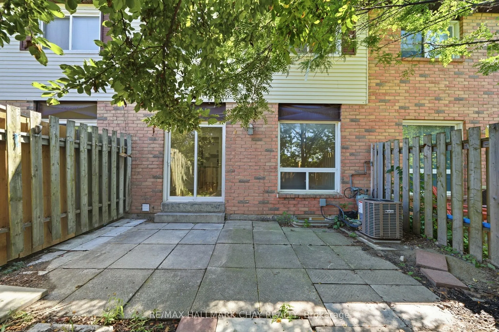 52 Adelaide Street #6
