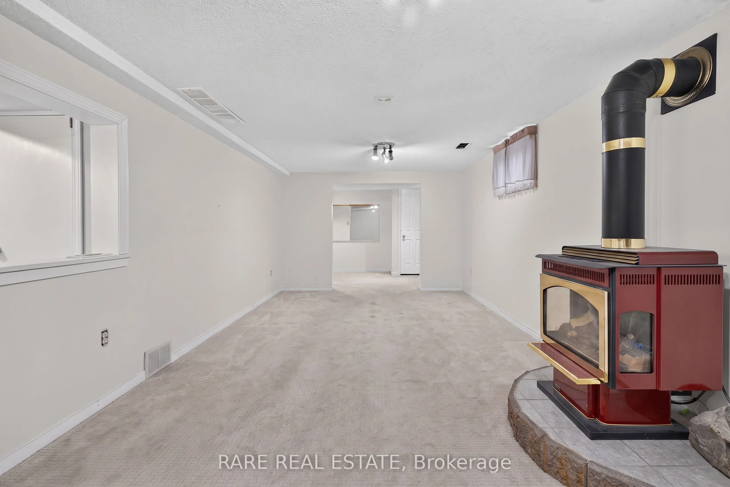 25 Edgewood Crescent