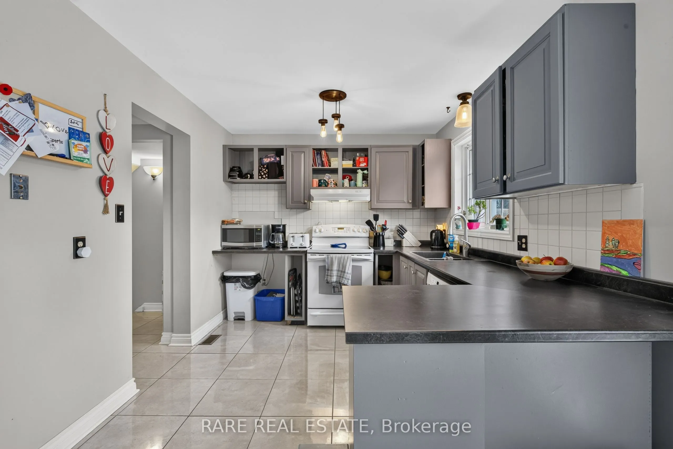 25 Edgewood Crescent