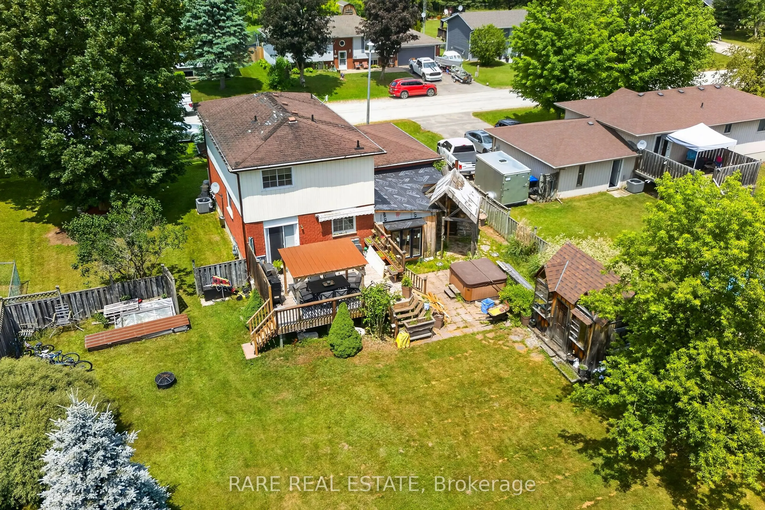 25 Edgewood Crescent