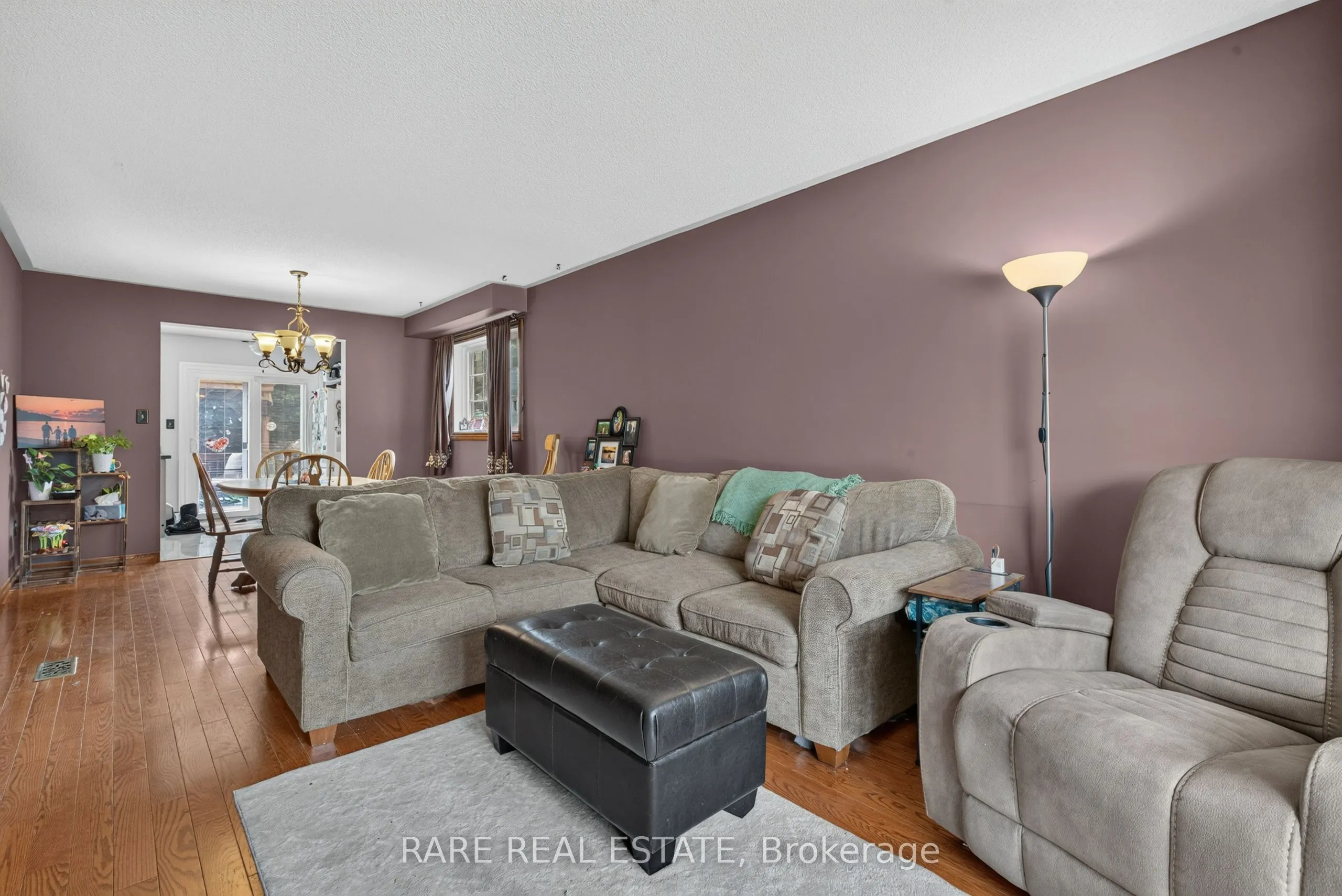 25 Edgewood Crescent