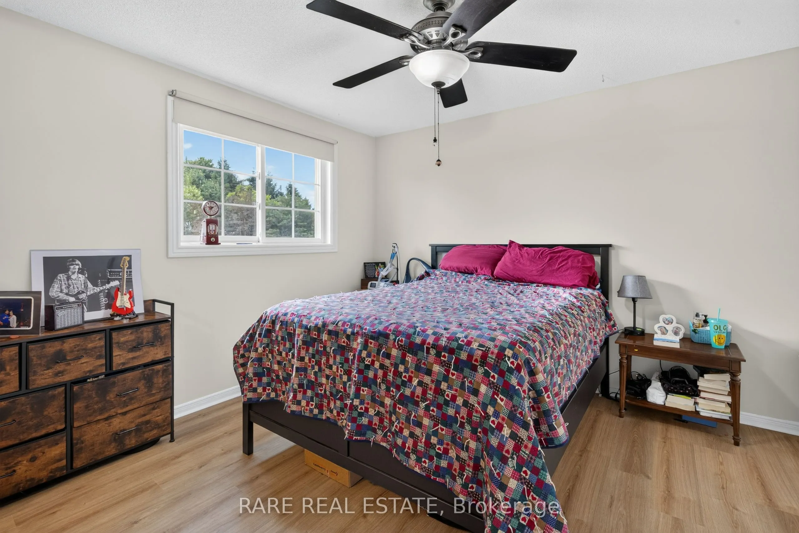 25 Edgewood Crescent