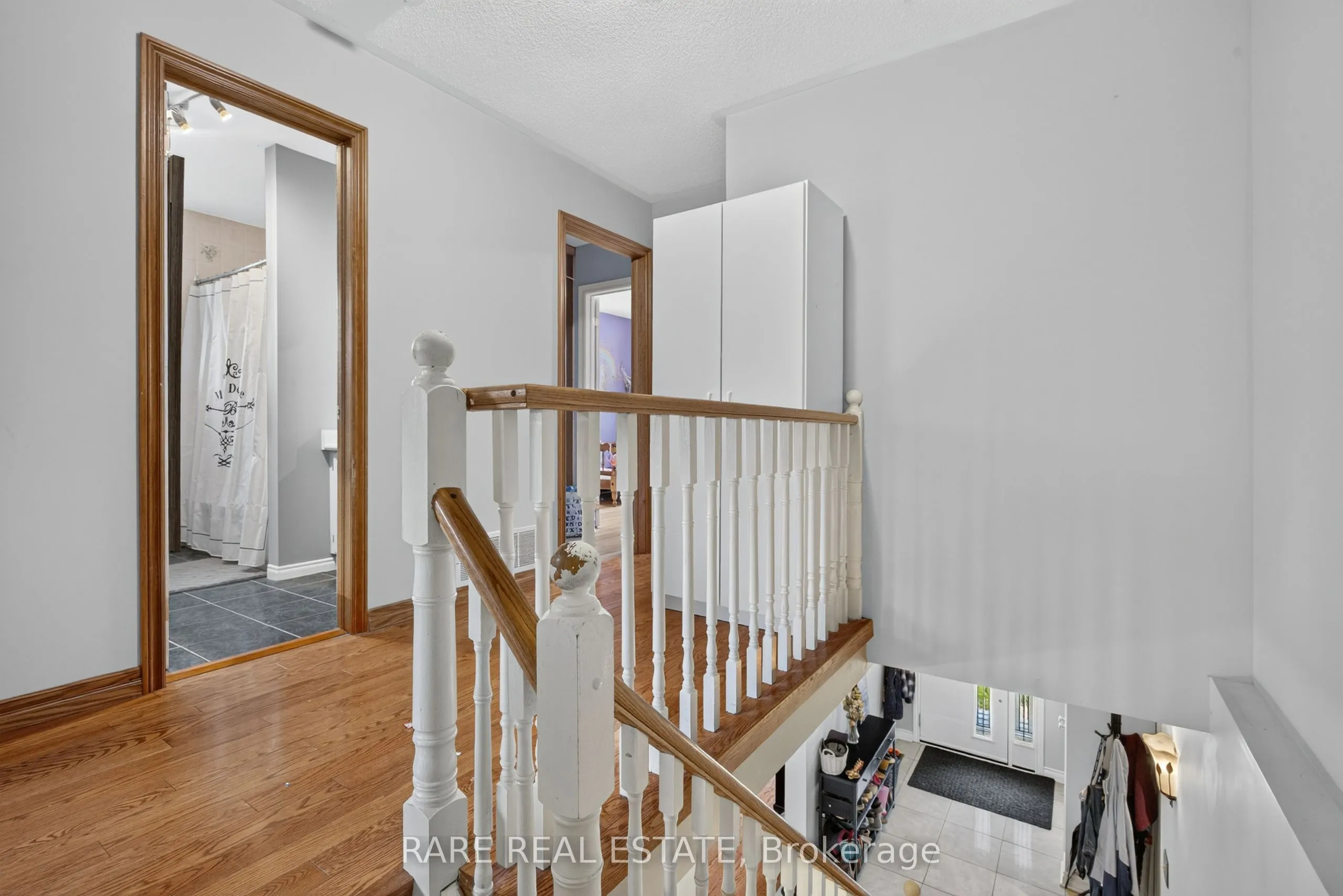 25 Edgewood Crescent