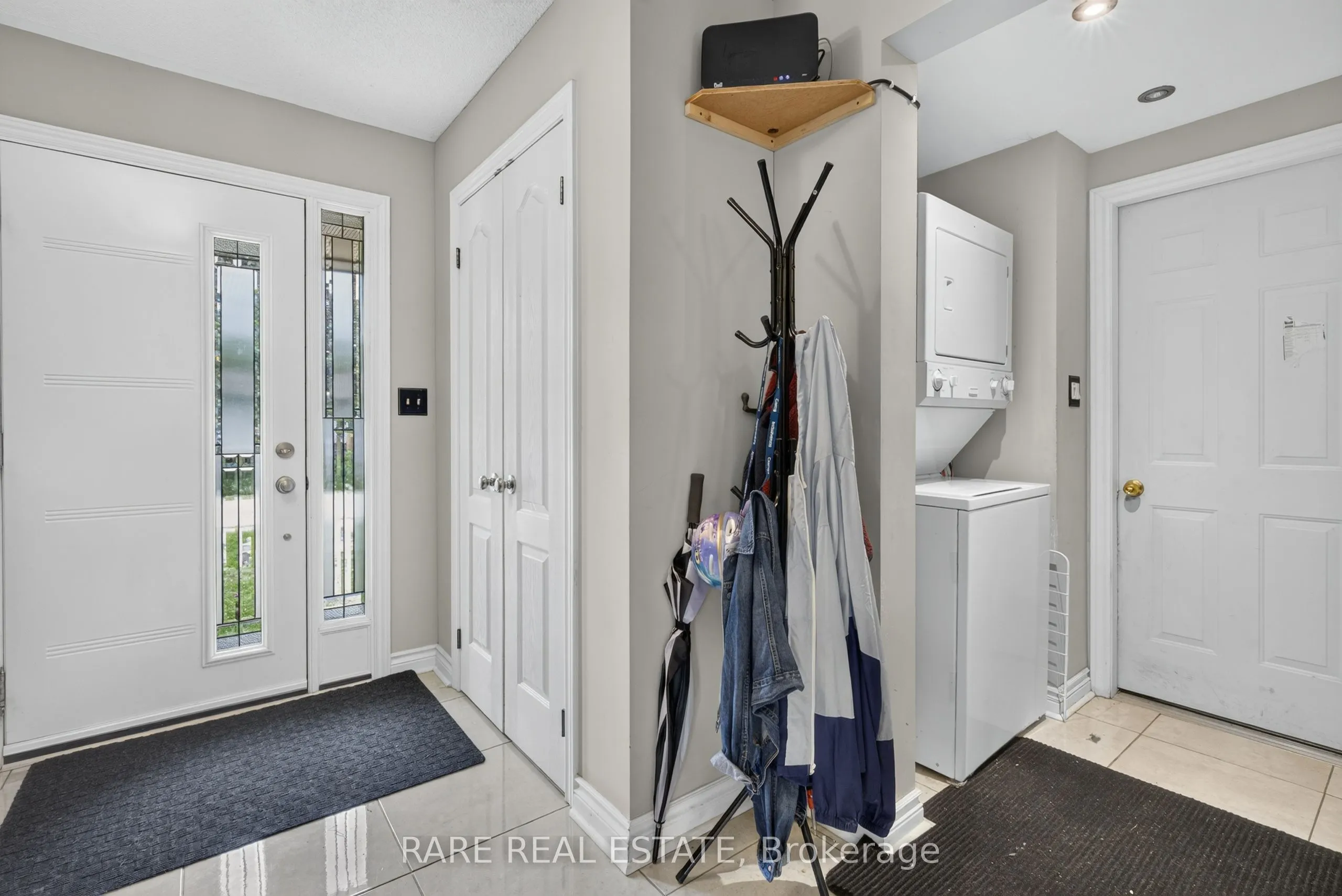 25 Edgewood Crescent