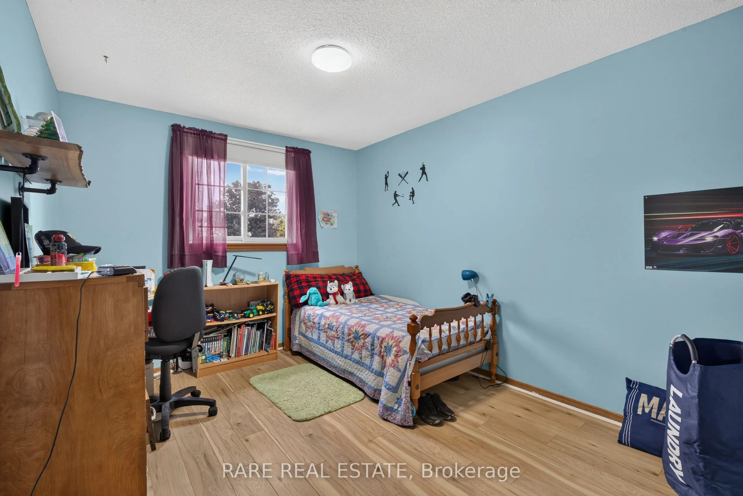 25 Edgewood Crescent